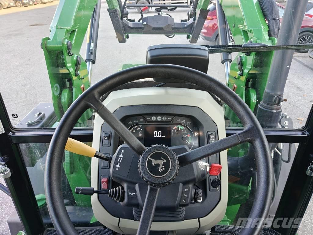 John Deere 5100 M Traktorit