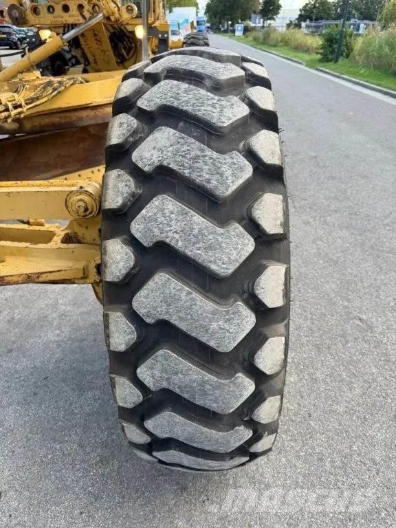 CAT 140H Tiehöylät