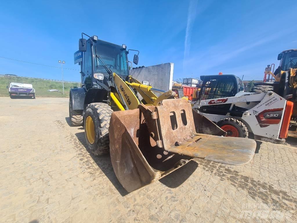 Komatsu WA 100 M Pyöräkuormaajat