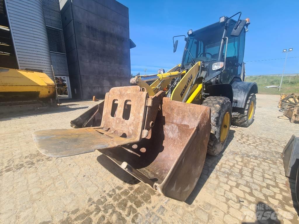 Komatsu WA 100 M Pyöräkuormaajat