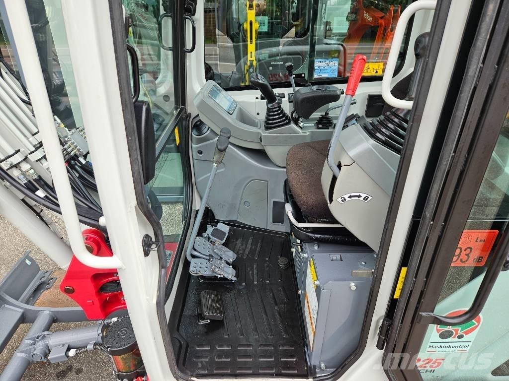 Takeuchi TB 225 Minikaivukoneet < 7t