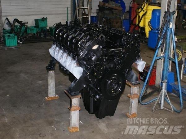 Mercedes-Benz OM404 Moottorit