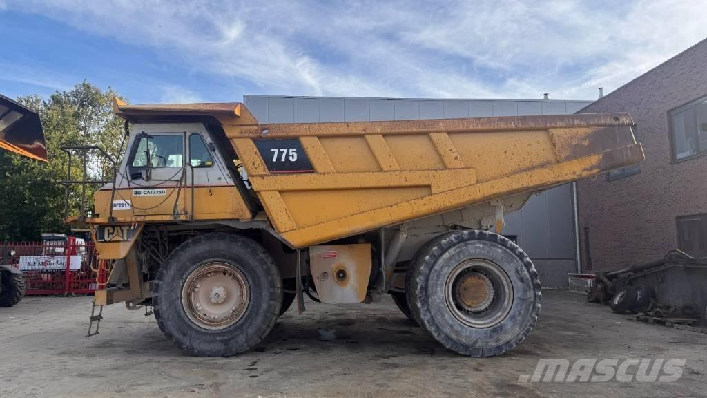 CAT 775 D Maansiirtoautot
