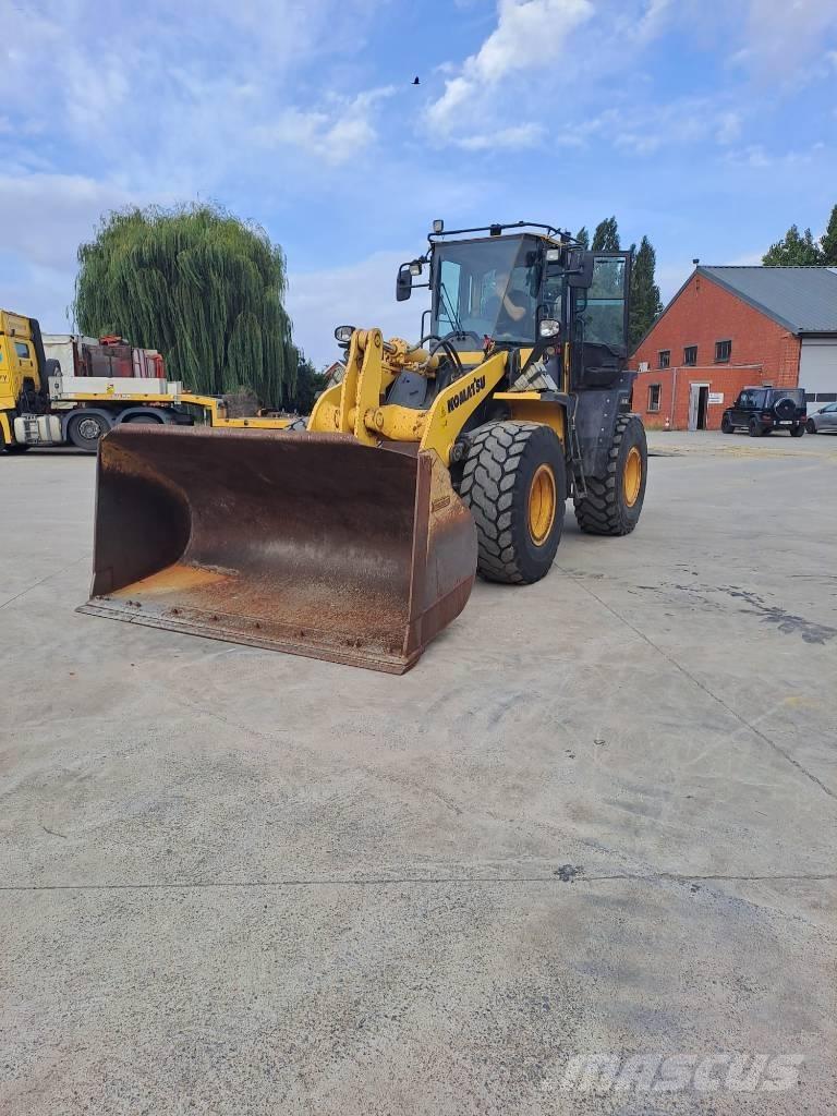 Komatsu WA 320-6 Pyöräkuormaajat