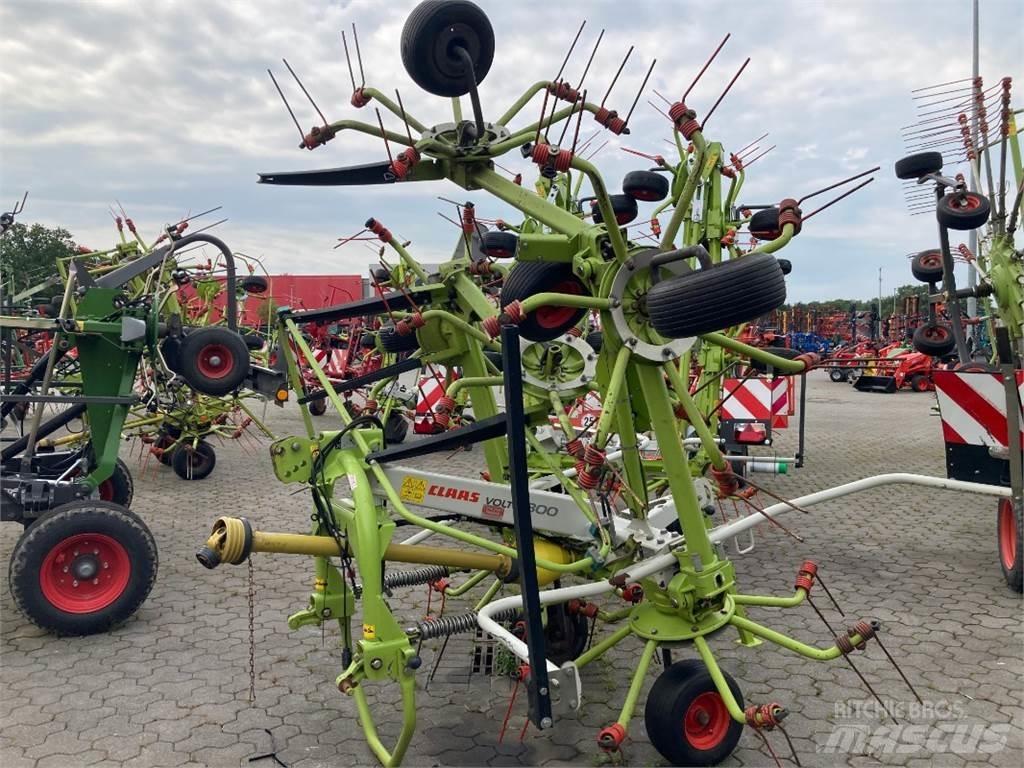 CLAAS Volto 800 Pöyhimet ja haravat