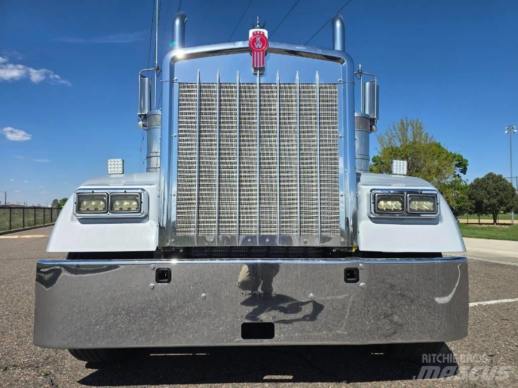 Kenworth W 900 Vetopöytäautot