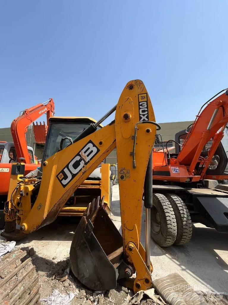 JCB 3 CX Kaivurikuormaajat