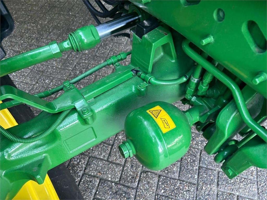 John Deere 6M185 Traktorit