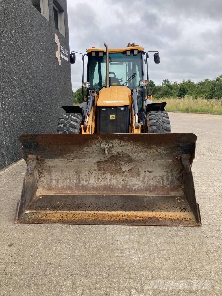 JCB 4 CX Kaivurikuormaajat