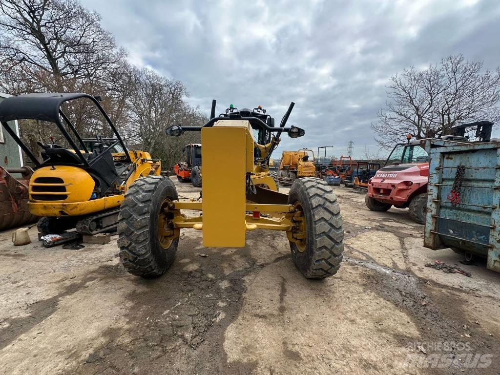 CAT 150 Tiehöylät