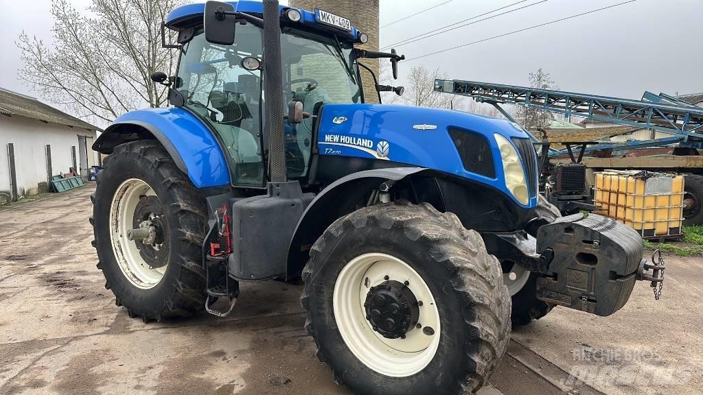 New Holland T 7.270 Traktorit