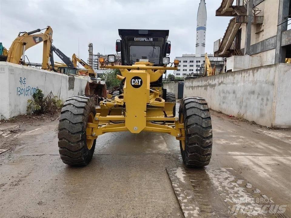 CAT 140K Tiehöylät