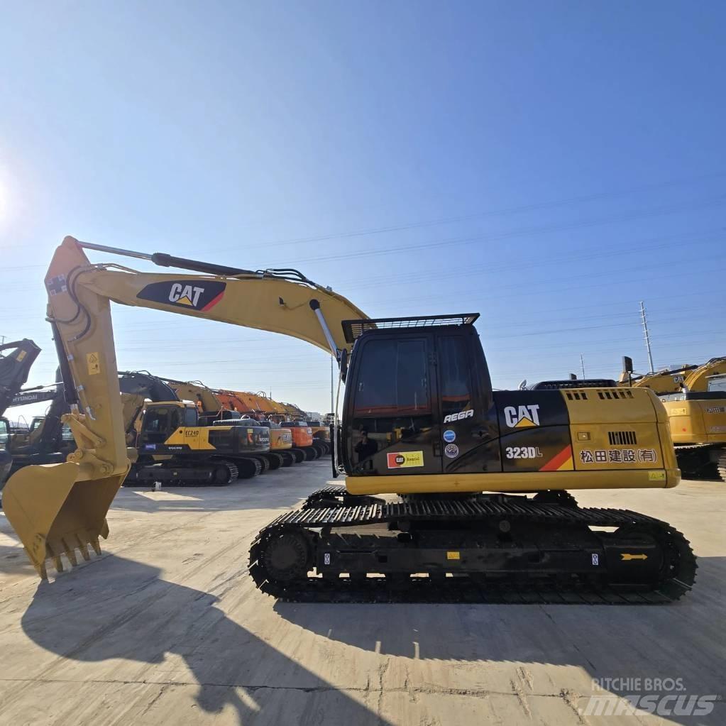 CAT 323 D L Midikaivukoneet 7t - 12t