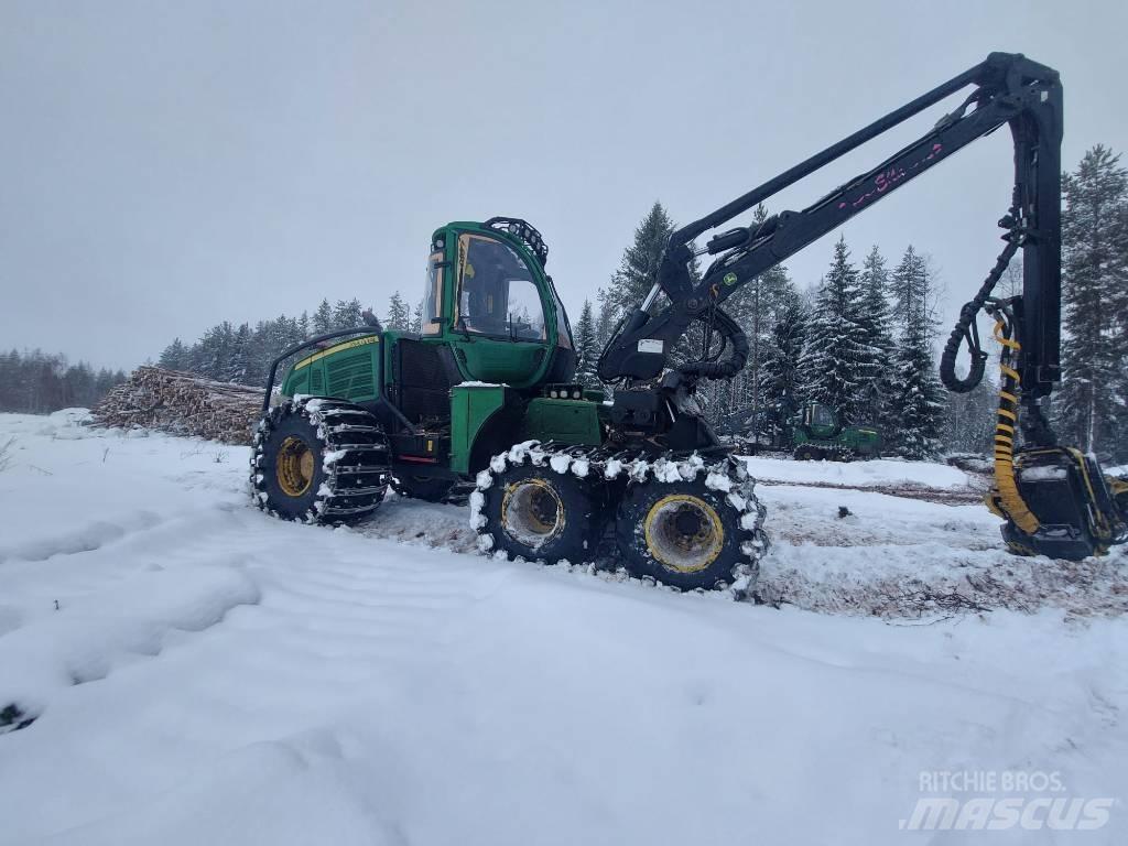 John Deere 1070 E Harvesterit