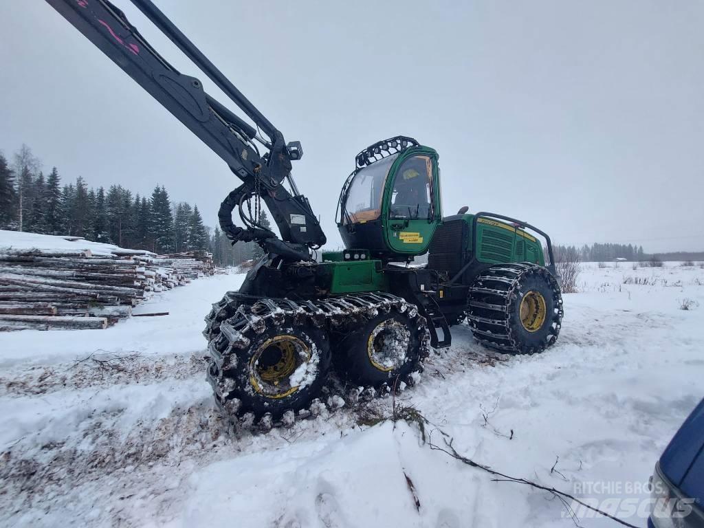 John Deere 1070 E Harvesterit