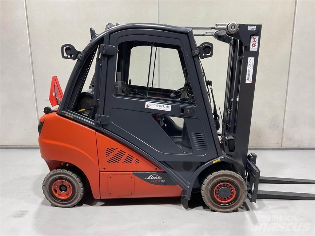 Linde H25T-02 Nestekaasutrukit