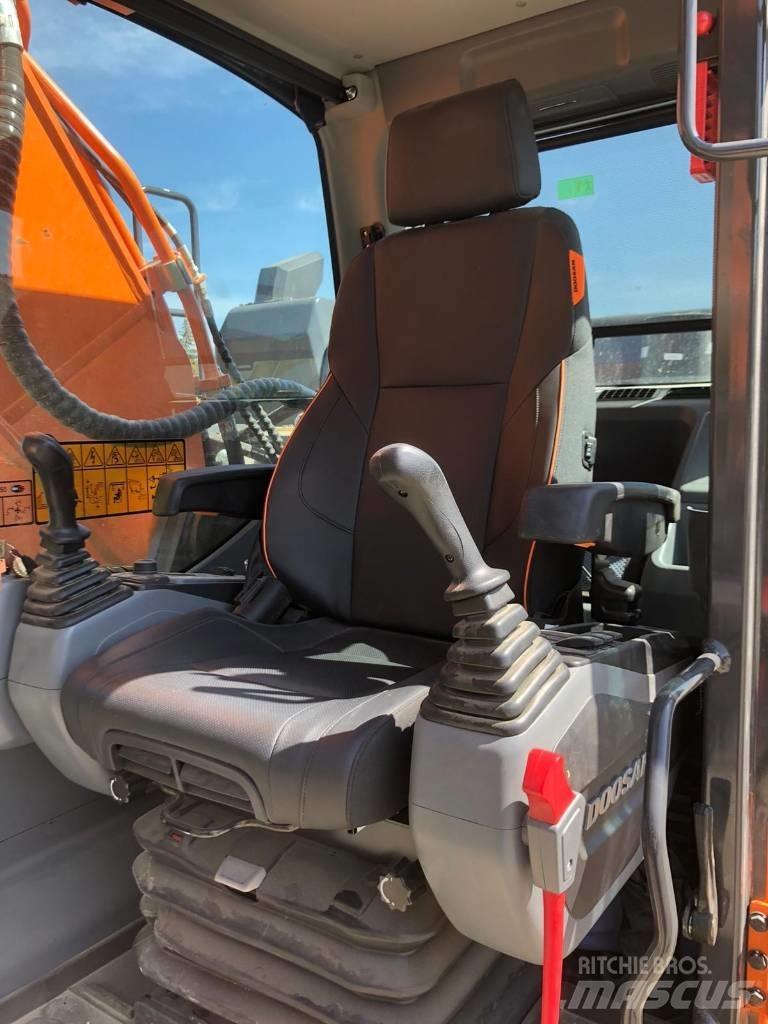 Doosan DX 300 LC-7 Telakaivukoneet