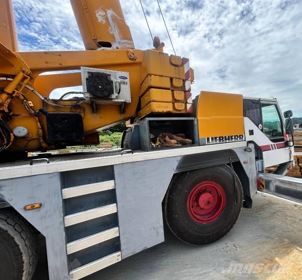 Liebherr LTM 1055 Mobiilinosturit