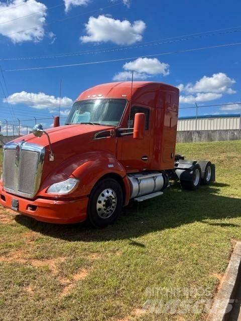 Kenworth T 680 Vetopöytäautot