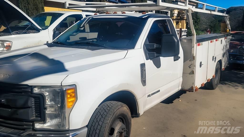 Ford F 350 XL Lava-autot