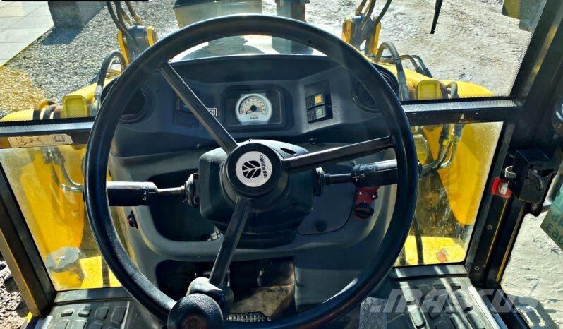 New Holland B 115 Kaivurikuormaajat