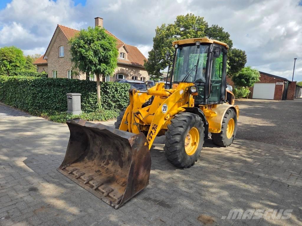 JCB 407B Super Yleiskuormaajat