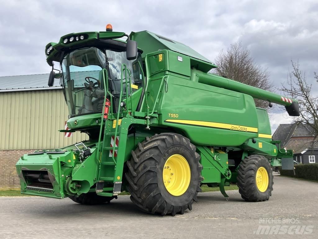 John Deere T550 Leikkuupuimurit