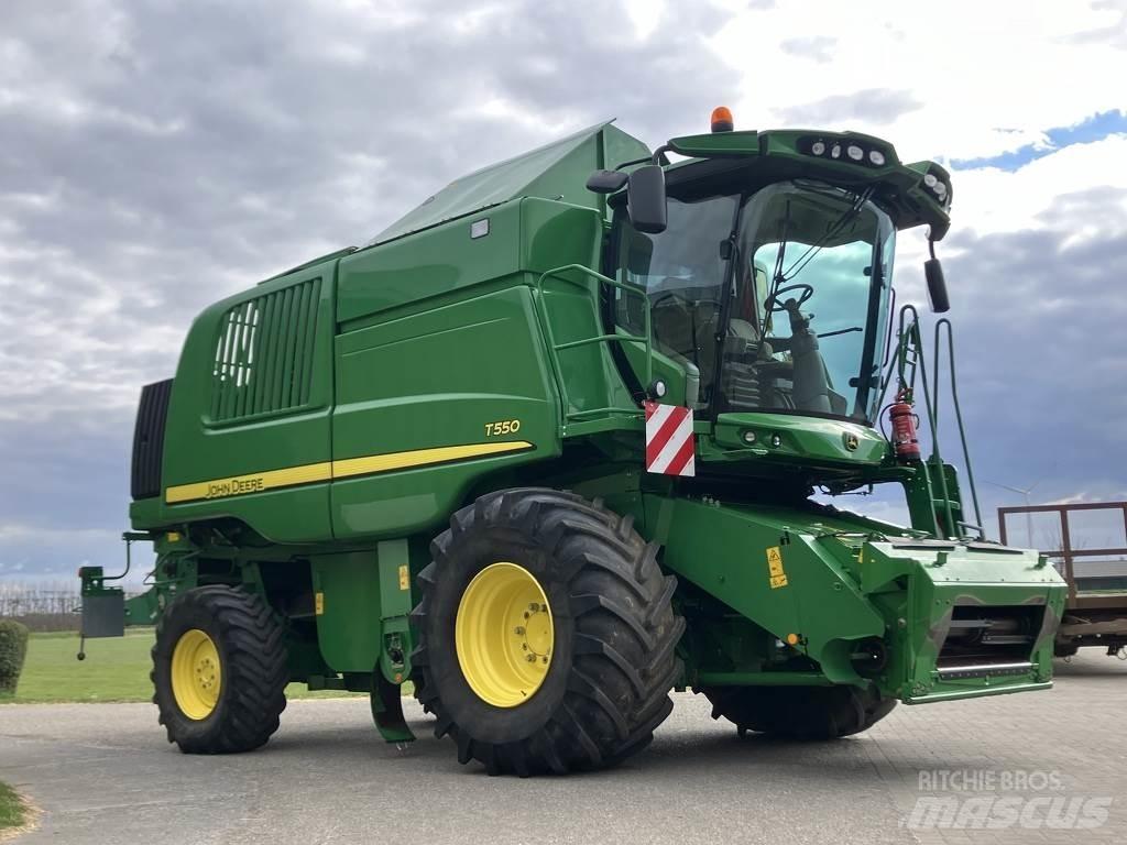John Deere T550 Leikkuupuimurit