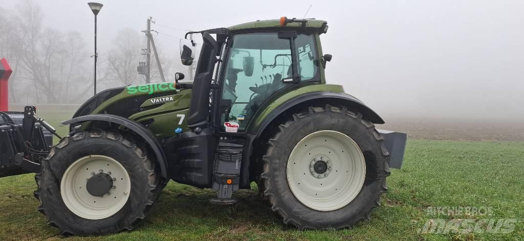 Valtra T235 active Traktorit