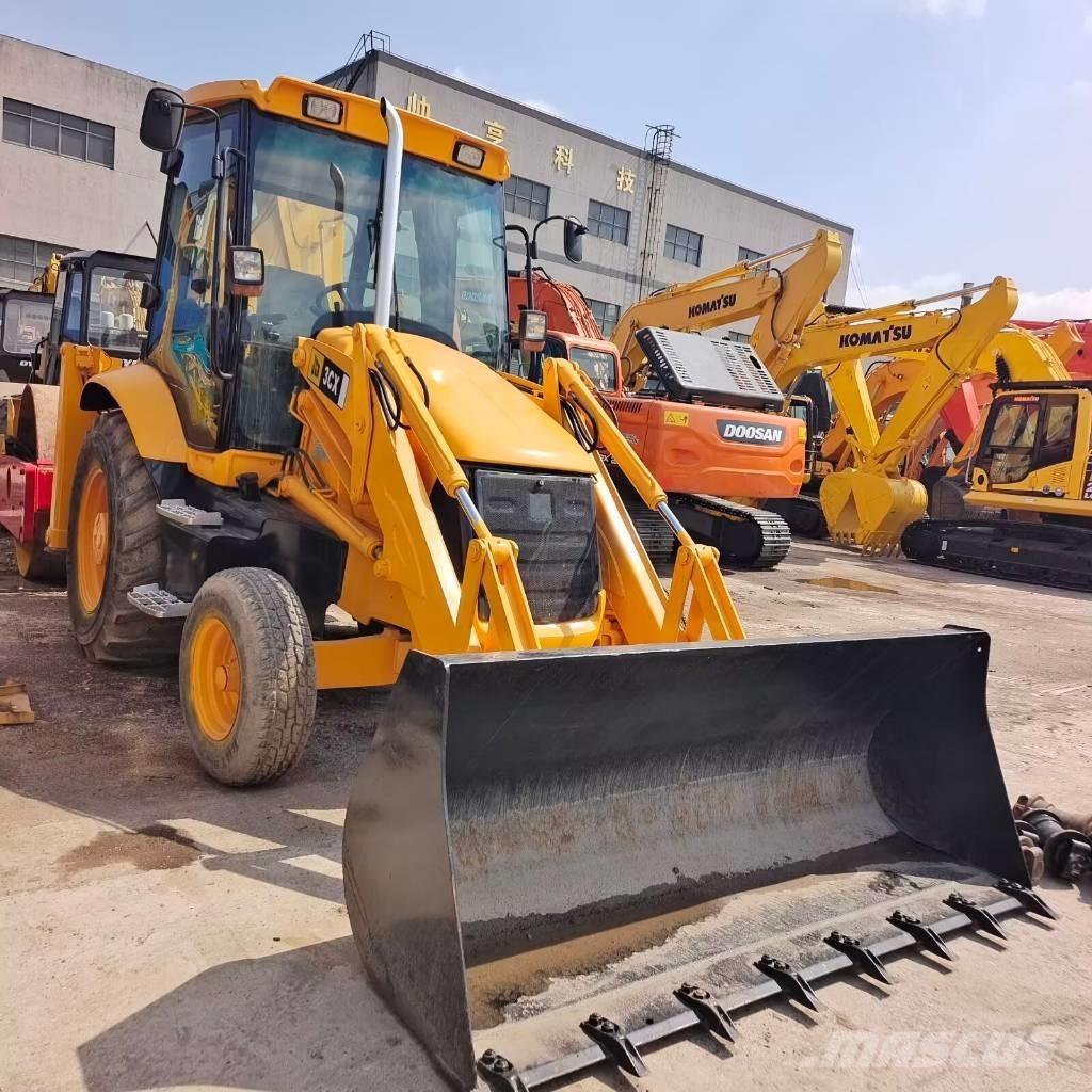 JCB 3 CX Kaivurikuormaajat