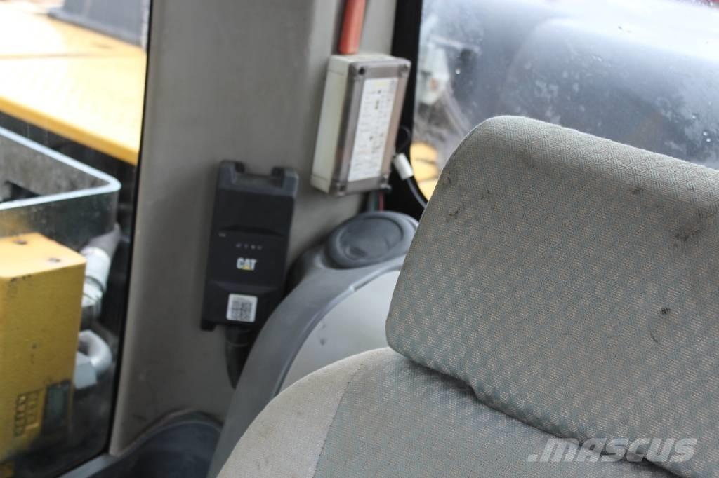 CAT 319 D L Telakaivukoneet