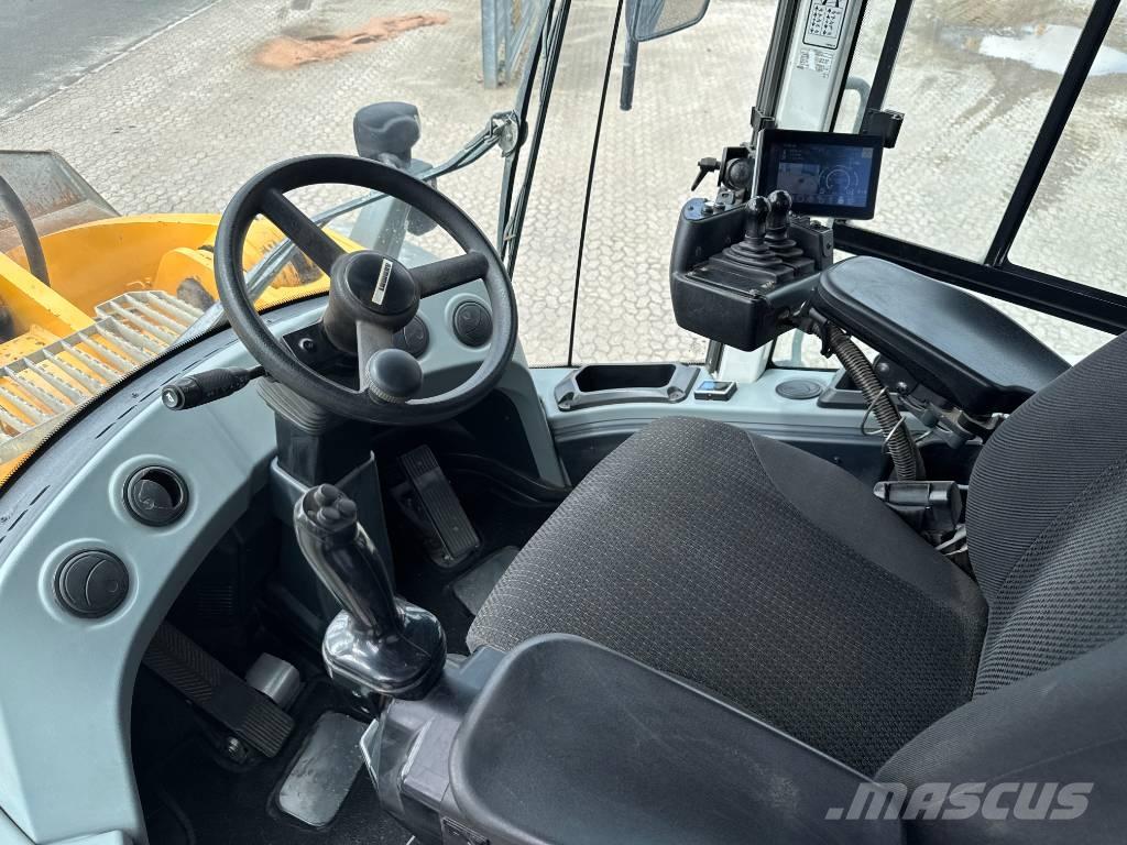 Liebherr L586 Pyöräkuormaajat