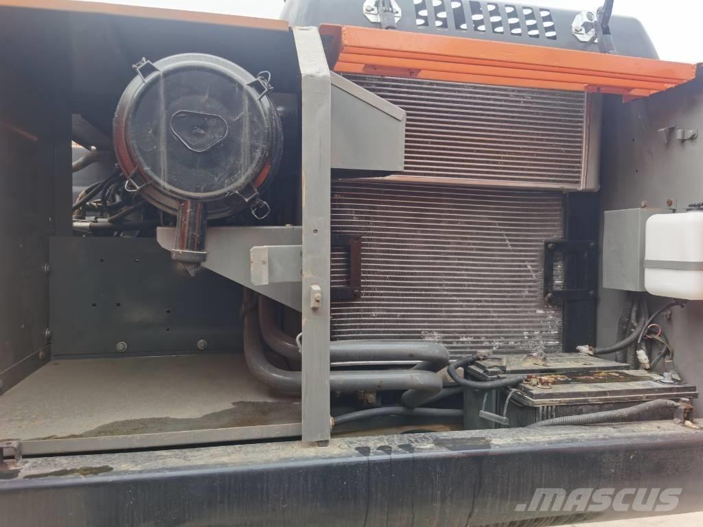 Hitachi ZX 200 Telakaivukoneet