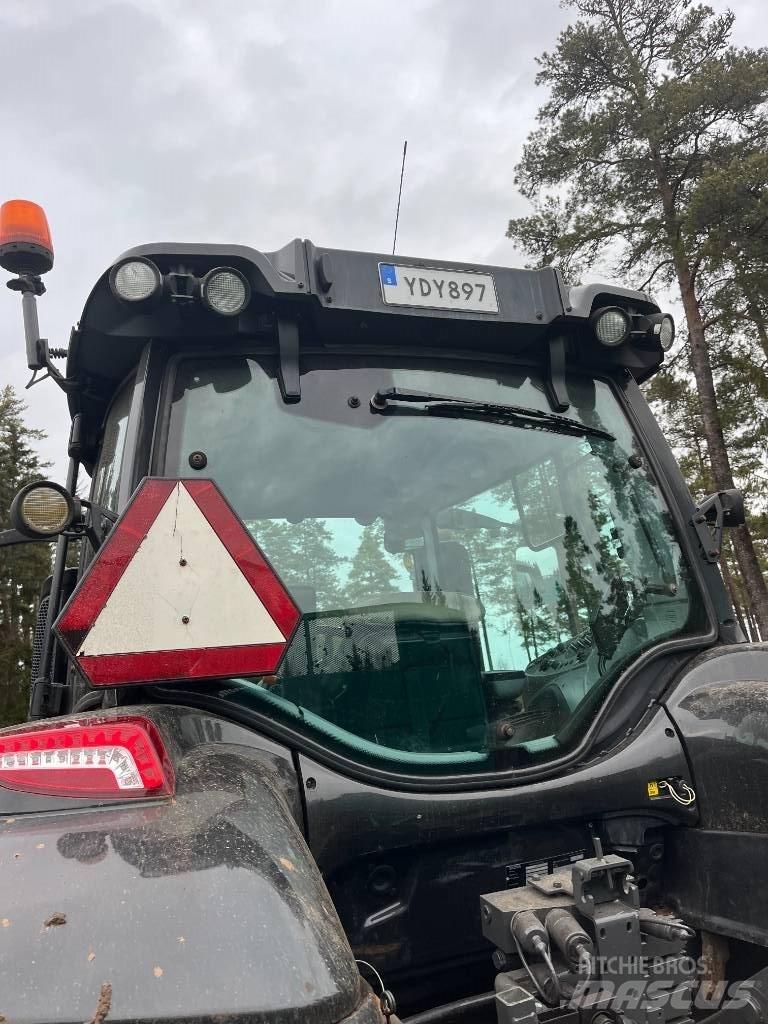 Valtra T 214 D Traktorit