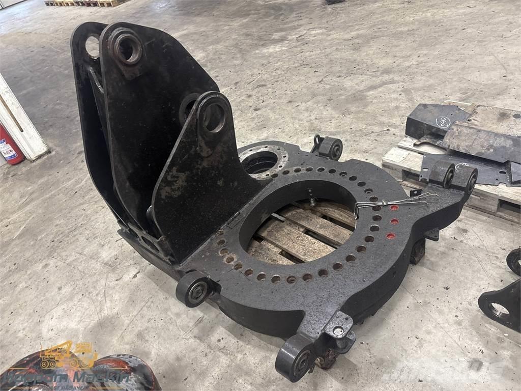 Komatsu 270H Harvesterinosturit