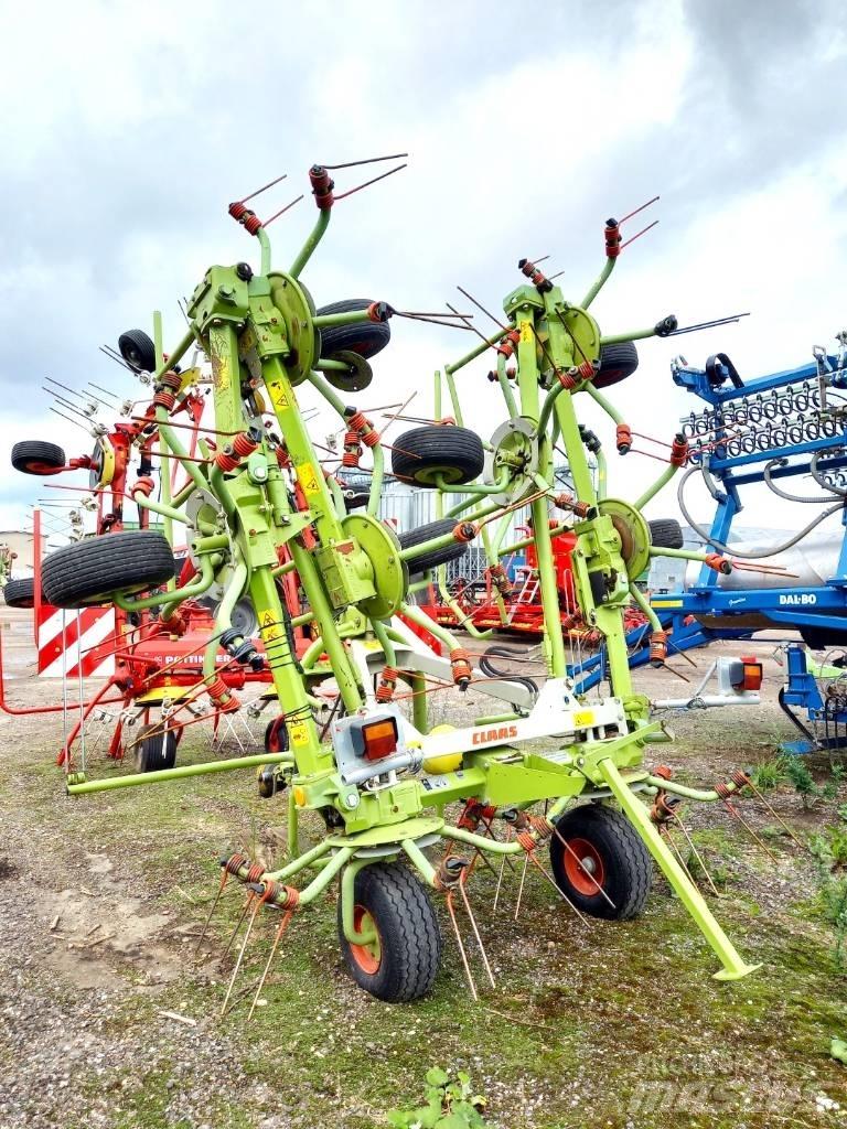 CLAAS Volto 870 Pöyhimet ja haravat