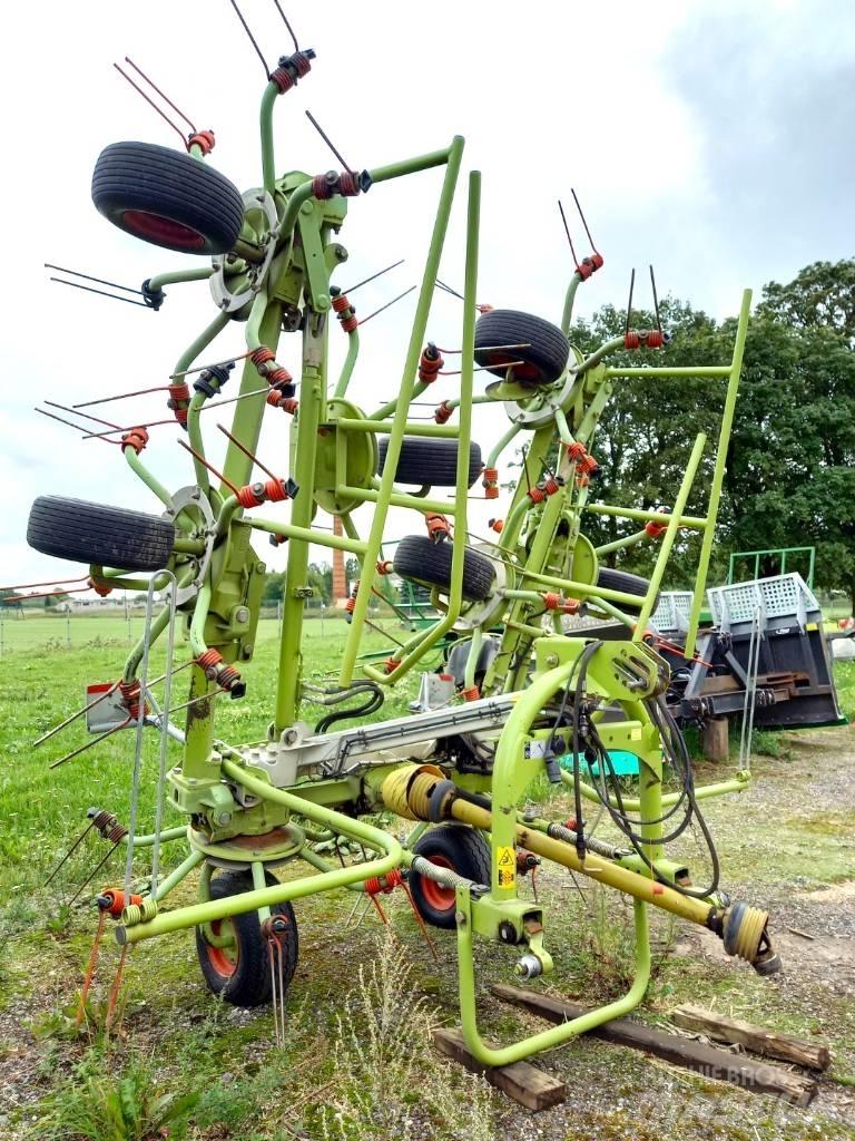 CLAAS Volto 870 Pöyhimet ja haravat