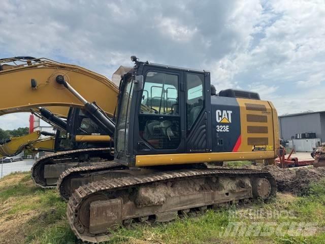 CAT 323 E Telakaivukoneet