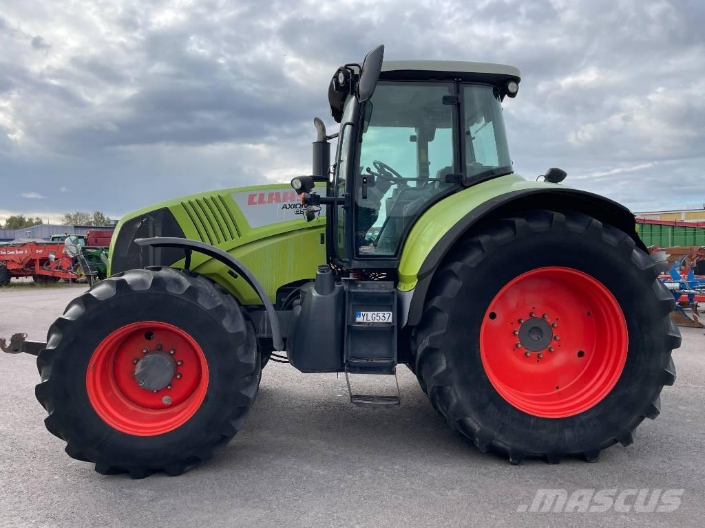 CLAAS Axion 850 Traktorit