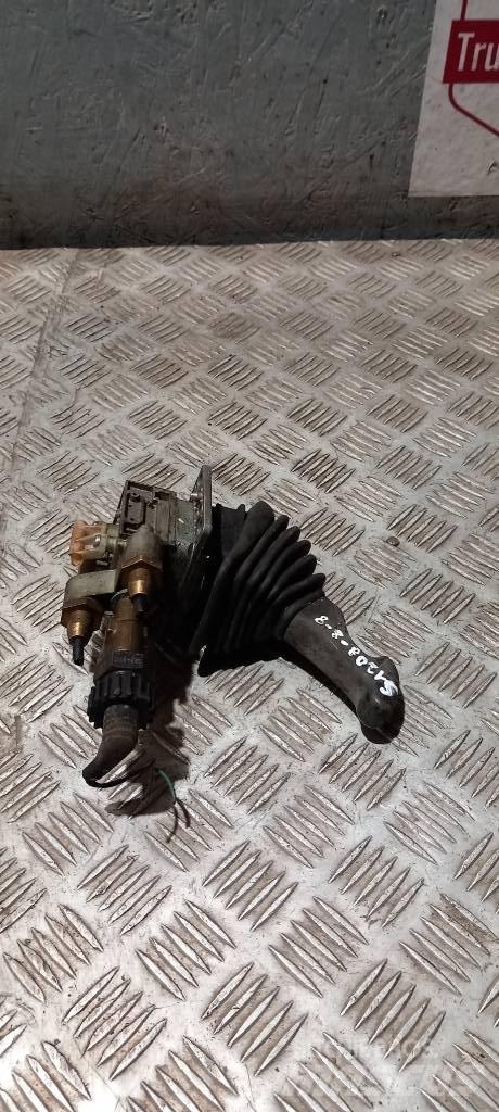 Scania S 94   1408332 Ohjaamot ja sisustat