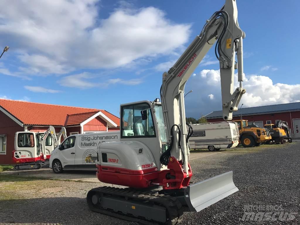 Takeuchi TB250-2 Minikaivukoneet < 7t