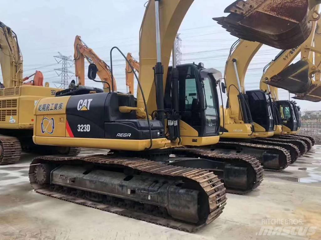 CAT 323 Telakaivukoneet