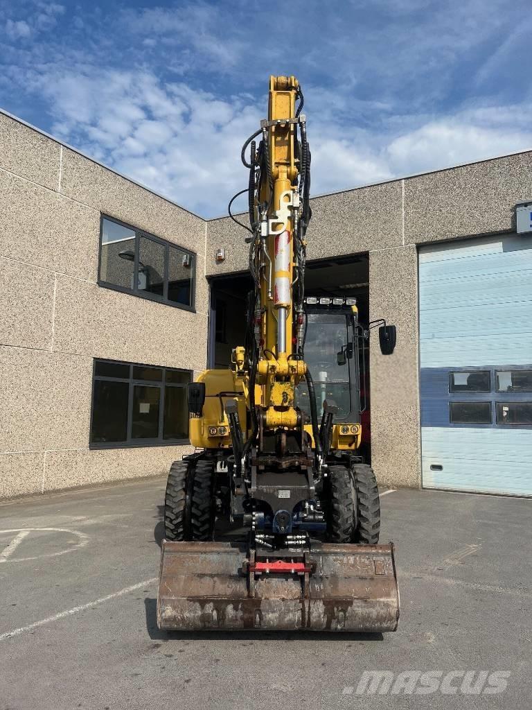 Komatsu PW98MR-10 Pyöräkaivukoneet