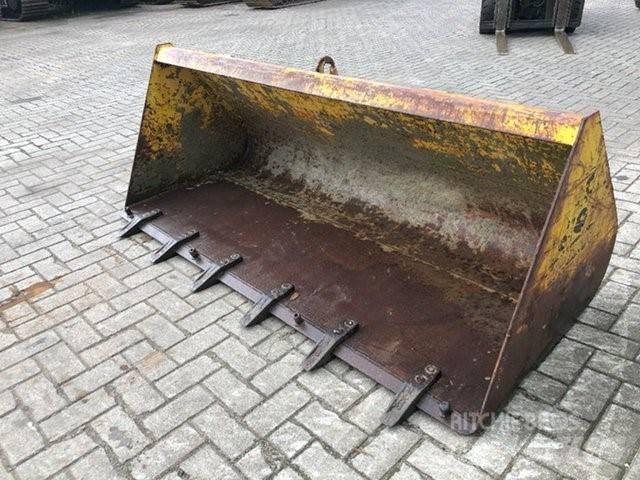 Manitou Tanden bak Kauhat