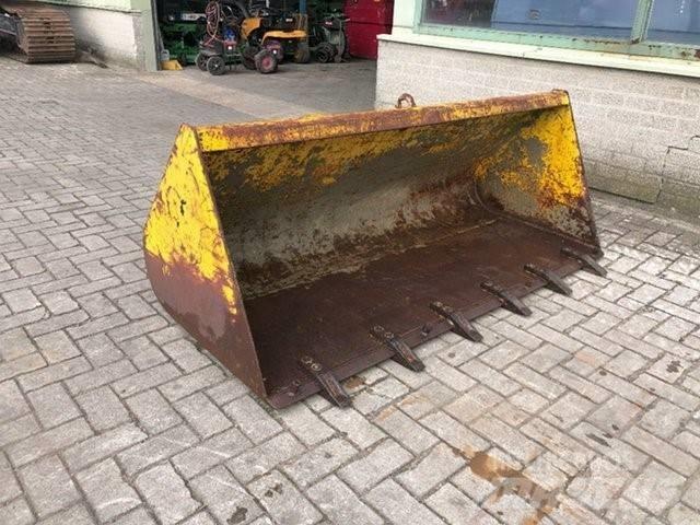 Manitou Tanden bak Kauhat