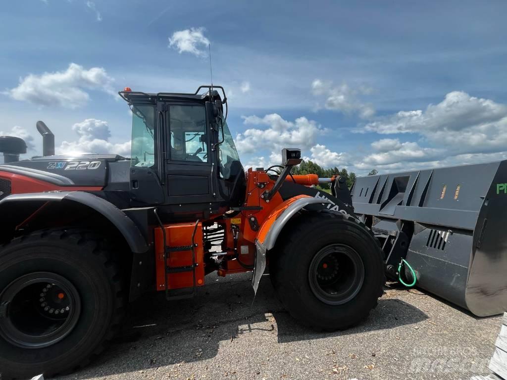Hitachi ZW 220 Pyöräkuormaajat
