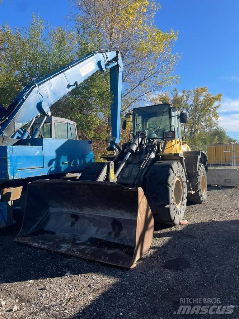 Komatsu WA 200 PT-5 Pyöräkuormaajat