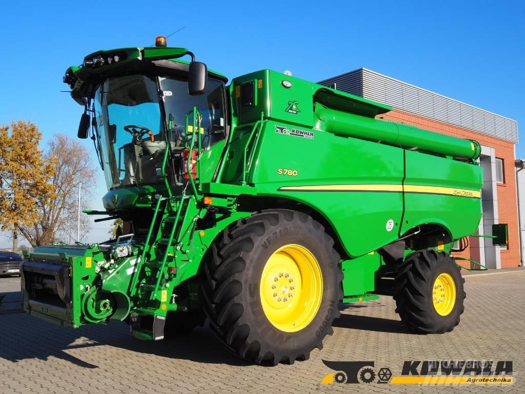 John Deere S780 + 730X Leikkuupuimurit