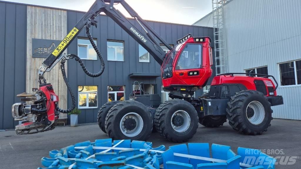Komatsu 951 Harvesterit