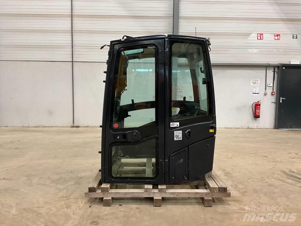 Kubota U 56-5 Ohjaamo ja sisusta